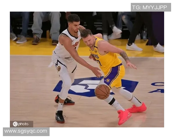 掘金与湖人激战NBA总决赛巅峰对决谁将捧起冠军奖杯