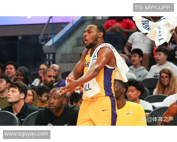 詹姆斯父子同台即将成真布朗尼正式宣布参加NBA选秀